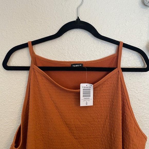 NWT TORRID Goddess Neck Crop Tank - AMBER BROWN - Picture 9 of 10